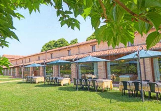 Hotel La Foresteria Abbadia di Fiastra Экстерьер фото