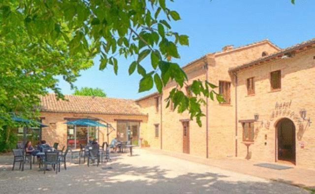 Hotel La Foresteria Abbadia di Fiastra Экстерьер фото