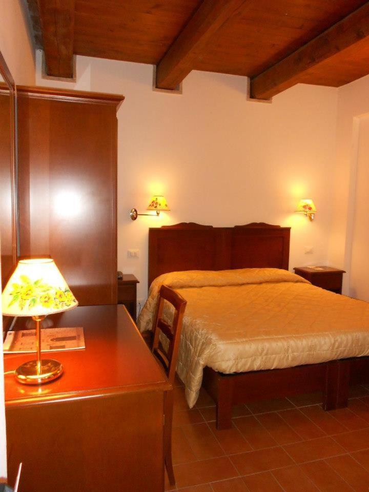 Hotel La Foresteria Abbadia di Fiastra Экстерьер фото
