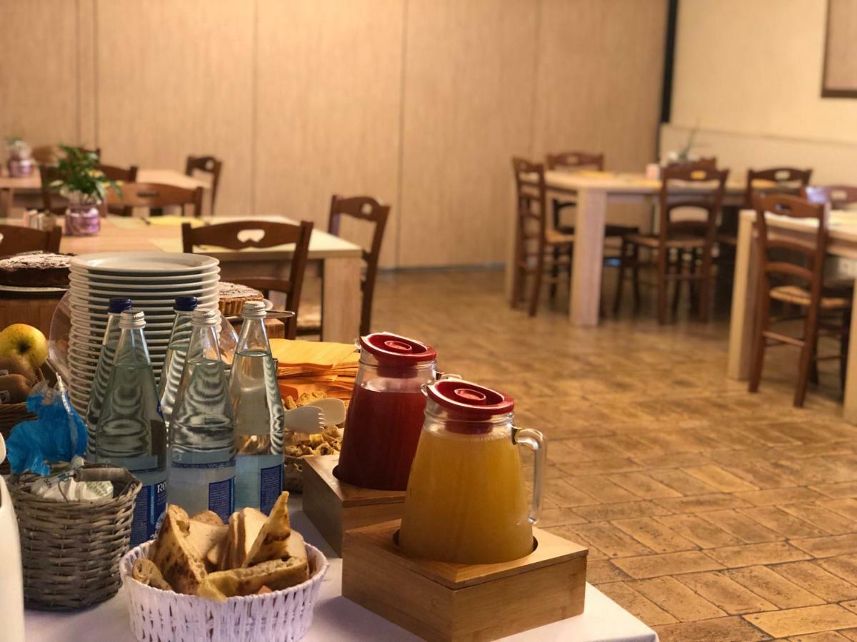 Hotel La Foresteria Abbadia di Fiastra Экстерьер фото
